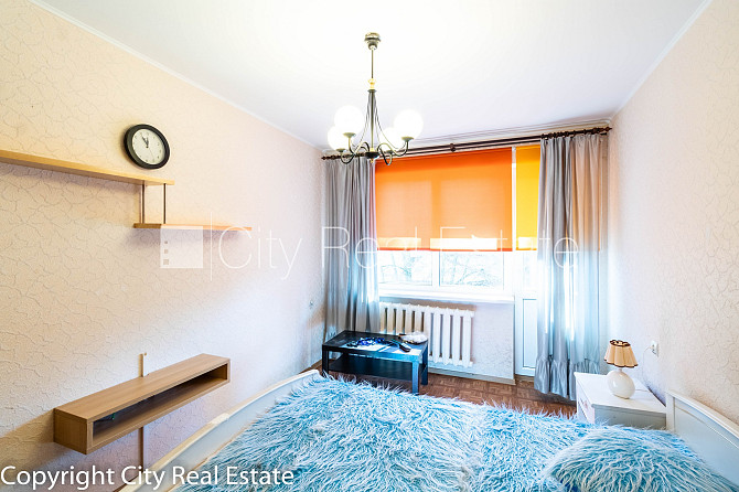 Фасадный дом, место для машины, вход с улицы, лестничная клетка после Юрмала - изображение 2