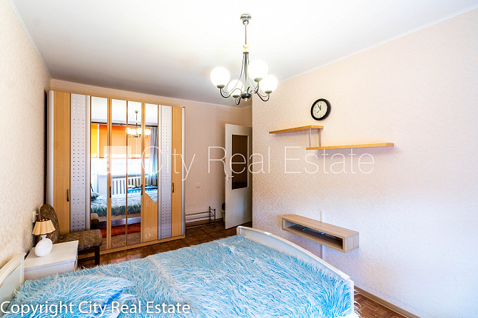 Фасадный дом, место для машины, вход с улицы, лестничная клетка после Юрмала - изображение 3