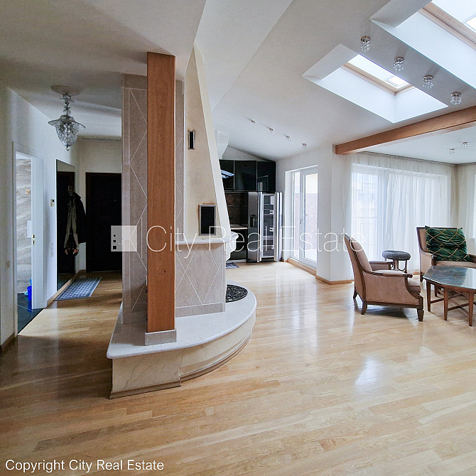 Fasādes māja, renovēta māja, ieeja no ielas, ir lifts, kāpņu telpa pēc kapitālā remonta, Rīga - foto 2