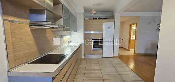 Новостройка, места для нескольких машин, возможность аренды подземной парковки, Rīga