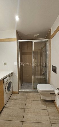 Jaunceltne, vieta vairākām automašīnām, iespēja nomāt pazemes autostāvvietu, pagalmā Rīga - foto 17