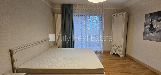 Jaunceltne, vieta vairākām automašīnām, iespēja nomāt pazemes autostāvvietu, pagalmā Rīga - foto 14