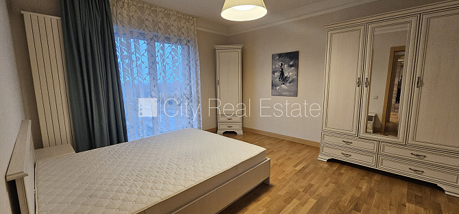 Jaunceltne, vieta vairākām automašīnām, iespēja nomāt pazemes autostāvvietu, pagalmā Rīga - foto 13