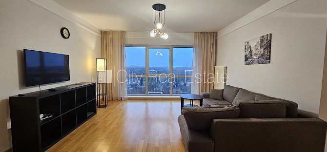 Jaunceltne, vieta vairākām automašīnām, iespēja nomāt pazemes autostāvvietu, pagalmā Rīga - foto 5