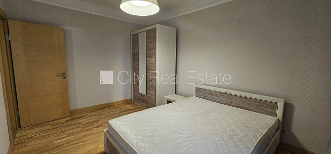 Jaunceltne, vieta vairākām automašīnām, iespēja nomāt pazemes autostāvvietu, pagalmā Rīga - foto 10