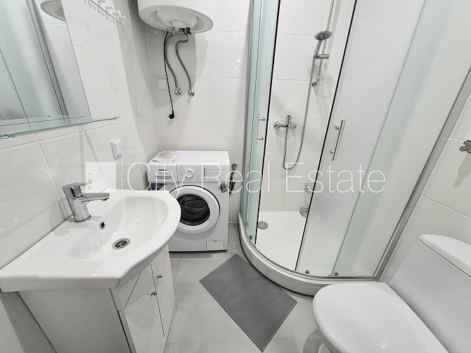 Pagalma ēka, slēgts pagalms, iespēja nomāt autostāvvietu, ieeja no pagalma, kāpņu telpa pēc Rīga - foto 12