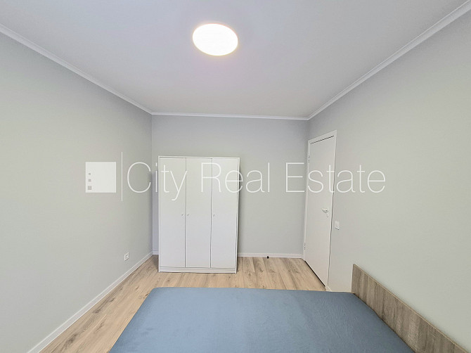 Pagalma ēka, slēgts pagalms, iespēja nomāt autostāvvietu, ieeja no pagalma, kāpņu telpa pēc Rīga - foto 9