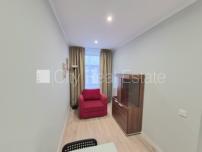 Pagalma ēka, slēgts pagalms, iespēja nomāt autostāvvietu, ieeja no pagalma, kāpņu telpa pēc Rīga - foto 3