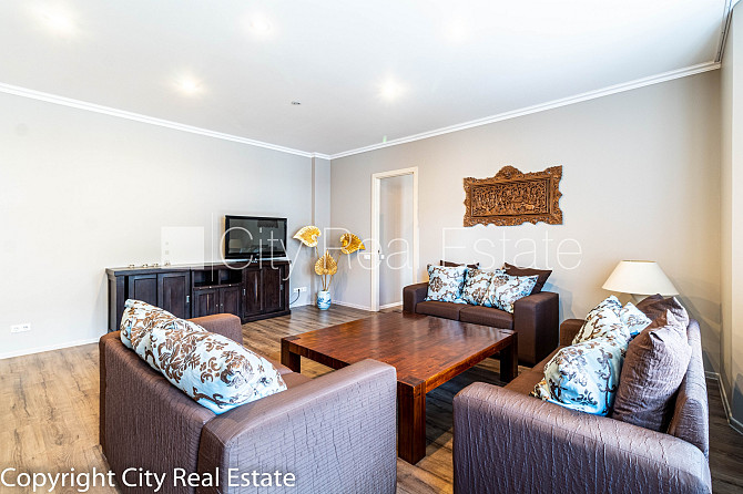 Fasādes māja, renovēta māja, slēgts pagalms, iespēja nomāt autostāvvietu, ieeja no ielas, Rīga - foto 3