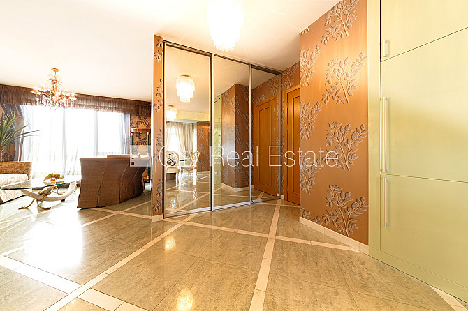 Projekts - Centra Nams, jaunceltne, fasādes māja, labiekārtota apzaļumota teritorija, vieta Rīga - foto 12