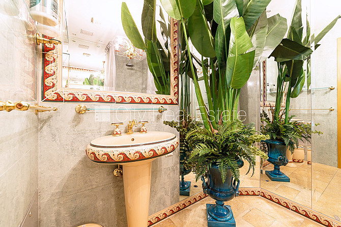 Projekts - Centra Nams, jaunceltne, fasādes māja, labiekārtota apzaļumota teritorija, vieta Rīga - foto 15