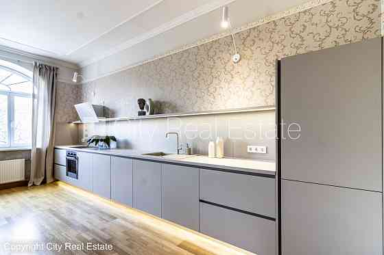 Эта квартира сдается в аренду посуточно (краткосрочная аренда), стоимость аренды Rīga