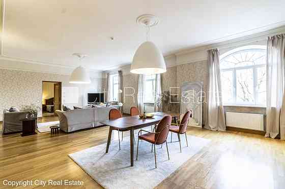 Эта квартира сдается в аренду посуточно (краткосрочная аренда), стоимость аренды Rīga