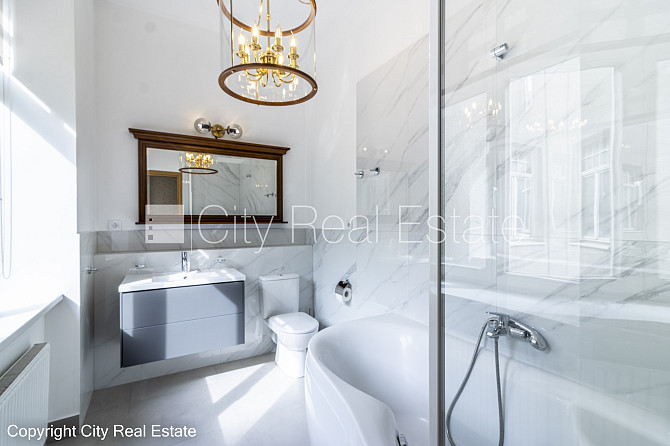 Новостройка, благоустроенный озеленённый двор, гараж на одну машину, лифт, Рига - изображение 15