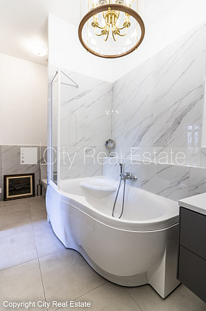 Новостройка, благоустроенный озеленённый двор, гараж на одну машину, лифт, Рига - изображение 10