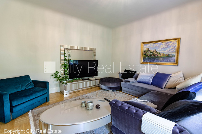 Фасадный дом, реновированный дом, кирпичные стены, вход с улицы и со двора, Рига - изображение 5