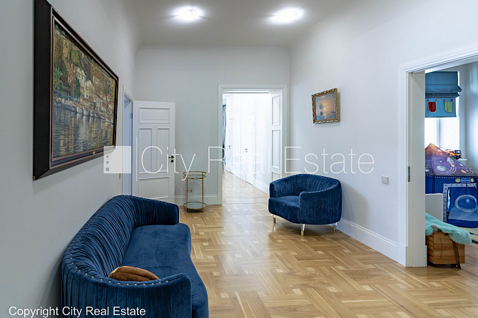 Fasādes māja, renovēta māja, ieeja no ielas un pagalma, guļamistabu skaits 3 gab., istabas Rīga - foto 14