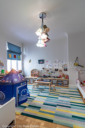 Fasādes māja, renovēta māja, ieeja no ielas un pagalma, guļamistabu skaits 3 gab., istabas Rīga - foto 9