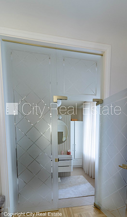 Fasādes māja, renovēta māja, ieeja no ielas un pagalma, guļamistabu skaits 3 gab., istabas Rīga - foto 20