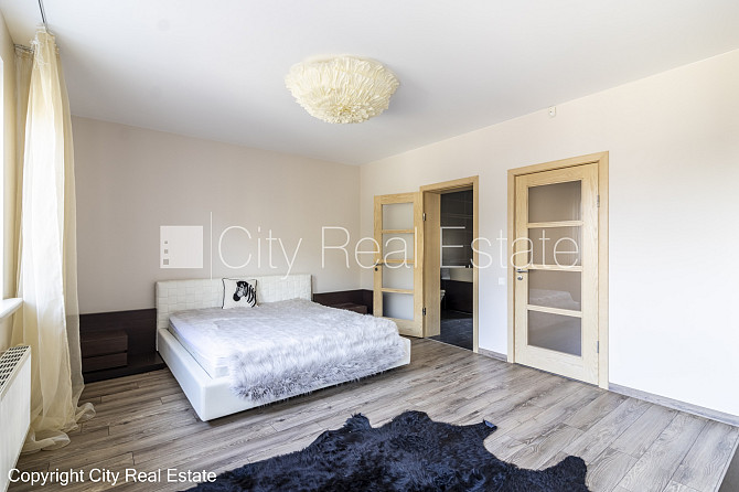 Fasādes māja, slēgts pagalms, garāža vienai automašīnai, vieta vairākām automašīnām, Rīga - foto 8