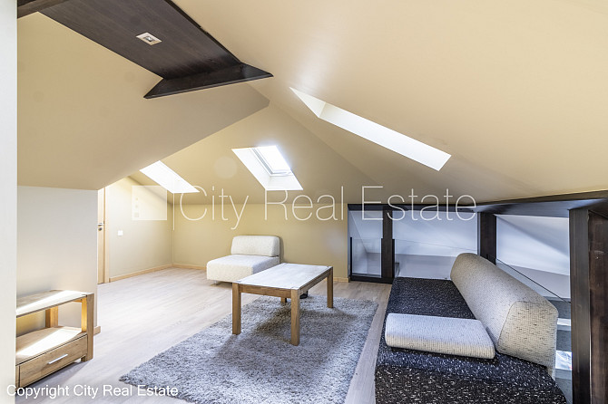 Fasādes māja, slēgts pagalms, garāža vienai automašīnai, vieta vairākām automašīnām, Rīga - foto 15