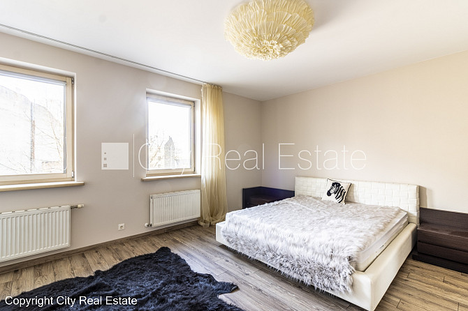 Fasādes māja, slēgts pagalms, garāža vienai automašīnai, vieta vairākām automašīnām, Rīga - foto 7