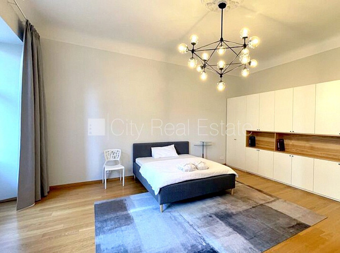 Fasādes māja, renovēta māja, labiekārtota apzaļumota teritorija, bruģēts piebraucamais Rīga - foto 15