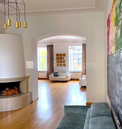 Fasādes māja, renovēta māja, labiekārtota apzaļumota teritorija, bruģēts piebraucamais Rīga - foto 12