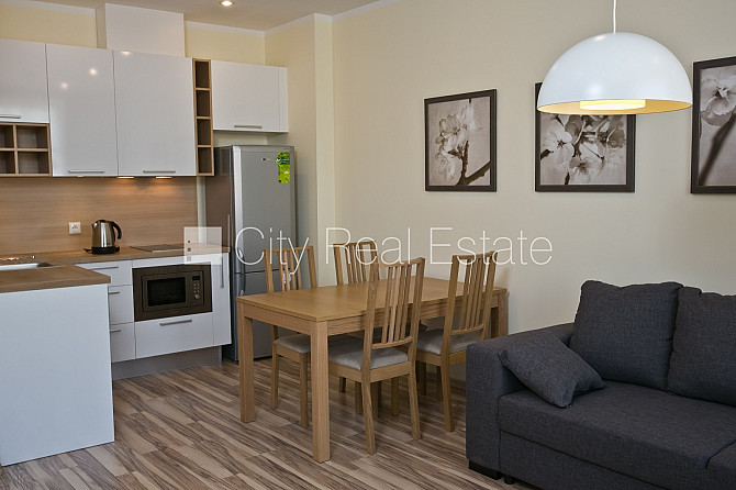 Фасадный дом, реновированный дом, закрытый двор, лестничная клетка после Рига - изображение 2