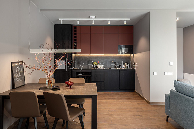 Jaunceltne, fasādes māja, zaļā teritorija, labiekārtots apzaļumots pagalms, pazemes Jūrmala - foto 2