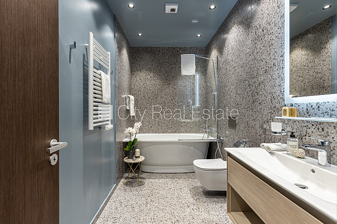 Jaunceltne, fasādes māja, labiekārtots apzaļumots pagalms, pazemes autostāvvieta, ieeja no Jūrmala - foto 12