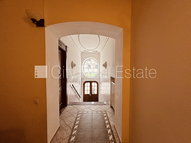 Фасадный дом, реновированный дом, въездные ворота оснащены автоматической Рига - изображение 15