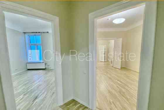 Здание во дворе, вход со двора, лифт, сауна, количество спален 3 шт., гостиная, Рига