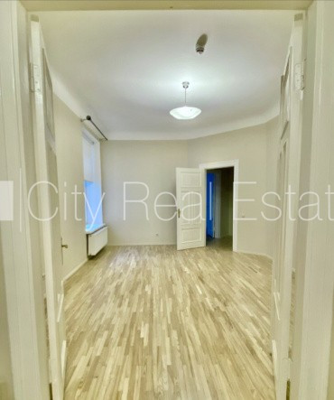 Здание во дворе, вход со двора, лифт, сауна, количество спален 3 шт., гостиная, Рига - изображение 4