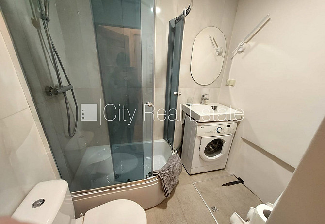 Дом во дворе, закрытый двор, место для машины, изолированные комнаты 3 шт., одна Юрмала - изображение 7