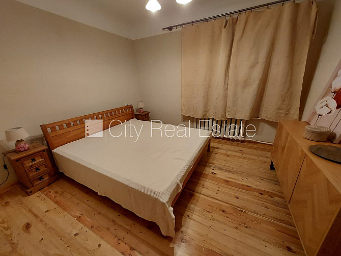 Дом во дворе, закрытый двор, место для машины, изолированные комнаты 3 шт., одна Юрмала - изображение 4