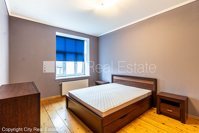 Фасадный дом, закрытый двор, место для машины, вход с улицы и со двора, лифт, Рига - изображение 4