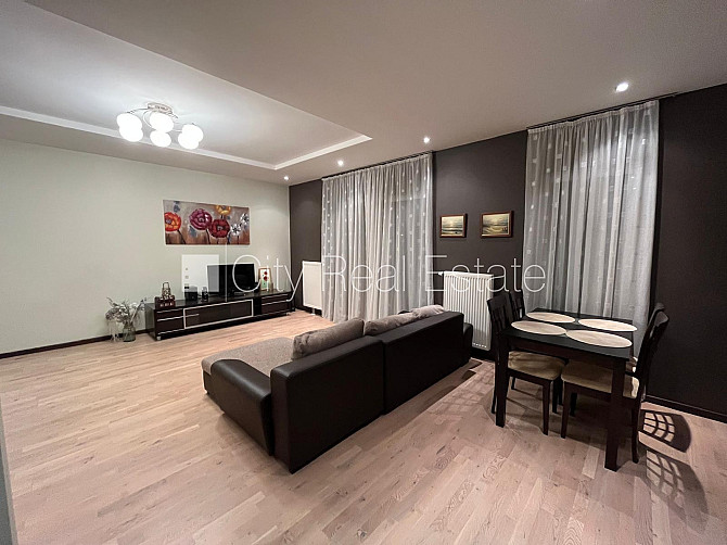 Jaunceltne, zaļā teritorija, iežogota teritorija, bezmaksas stāvvieta pagalmā, apzaļumota Jūrmala - foto 7