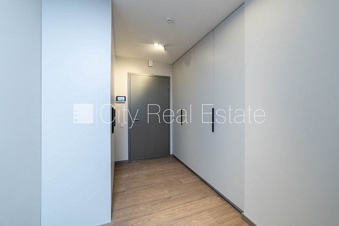 Новостройка, здание во дворе, энергоэффективный дом, вход со двора, полуподвал, Рига - изображение 8