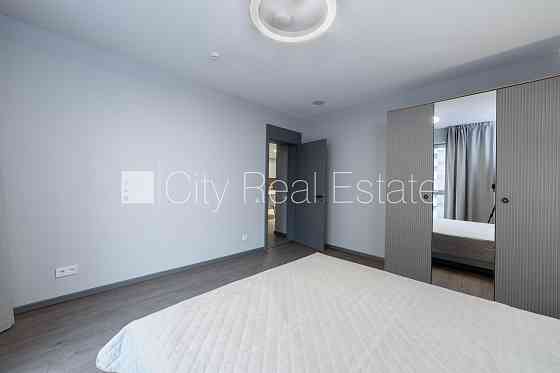 Новостройка, здание во дворе, энергоэффективный дом, вход со двора, полуподвал, Rīga