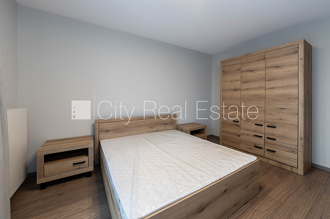 Дом во дворе, благоустроенная озеленённая территория, студио, кухня объединена с Рига - изображение 19