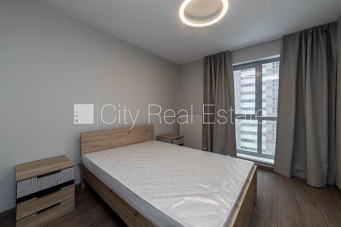 Дом во дворе, благоустроенная озеленённая территория, студио, кухня объединена с Рига - изображение 11