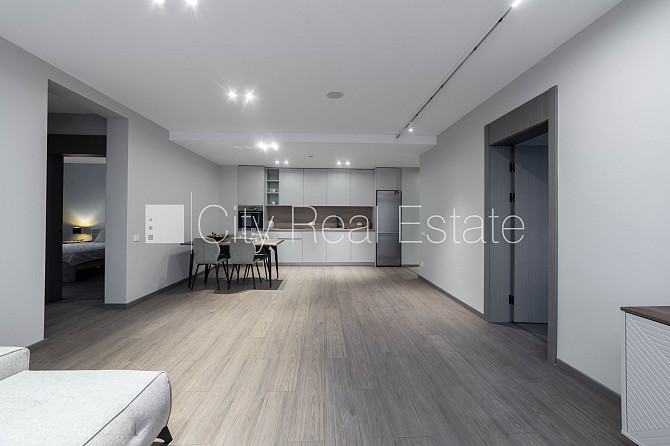 Fasādes māja, renovēta māja, ieeja no ielas, elektriskā apkure, pilnā apdare, sanitārais Rīga - foto 3