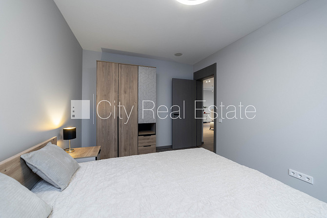 Fasādes māja, renovēta māja, ieeja no ielas, elektriskā apkure, pilnā apdare, sanitārais Rīga - foto 10