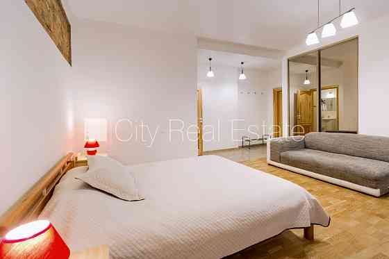 Здание во дворе, поменянное покрытие крыши, энергоэффективный дом, Бауска и район