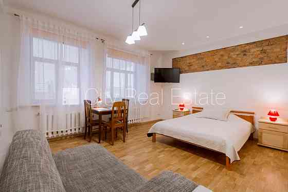 Здание во дворе, поменянное покрытие крыши, энергоэффективный дом, Бауска и район