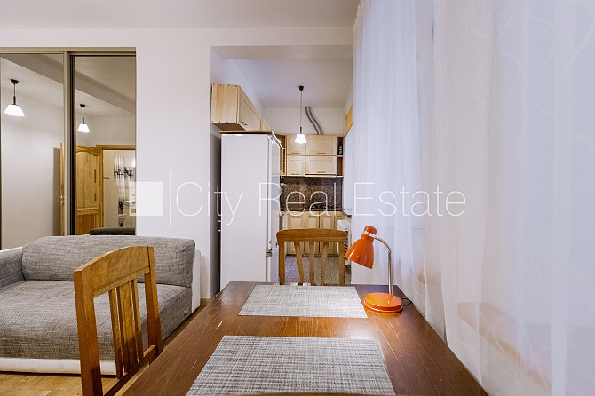 Здание во дворе, реновированный дом, благоустроенный озеленённый двор, закрытый Рига - изображение 12