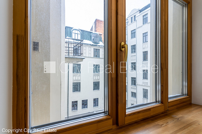 Renovēta māja, logi vērsti uz pagalma pusi, guļamistabu skaits 4 gab., istabas izolētas 3 Rīga - foto 10