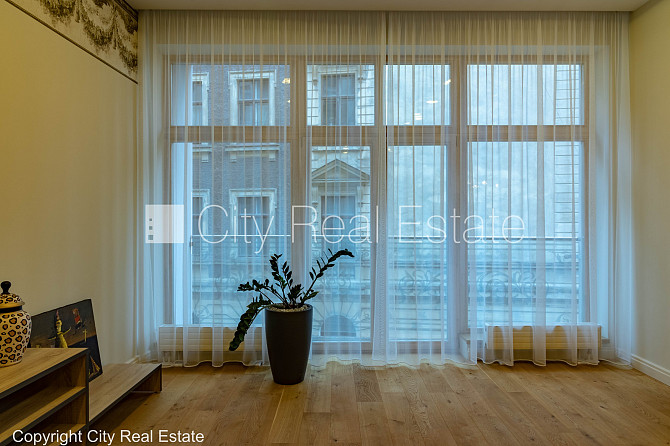 Новостройка, здание во дворе, закрытый двор, лифт, два балкона, окна выходят во Рига - изображение 4