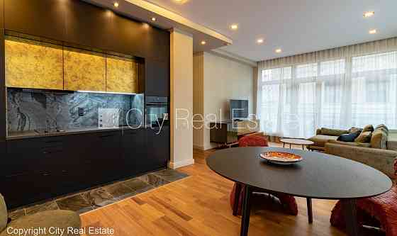 Новостройка, фасадный дом, закрытый двор, вход со двора, лифт, балкон 1,8 м2, терасса Рига